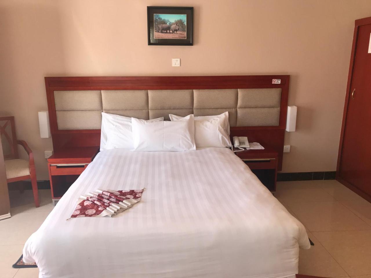 Northern Rock Hotel Mpika Room photo